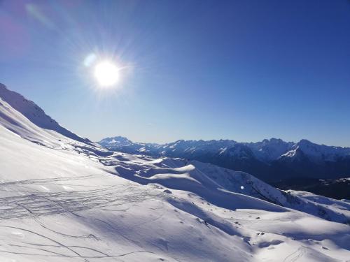 Surrounding environment, 2 pieces vue degagee a Saint-Francois-Longchamp in Montgellafrey