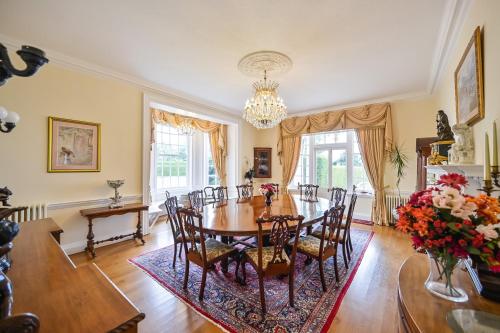 Saltcote Place - image 2