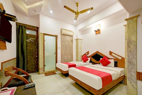 room detail thumbnail 1