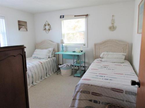 Upgraded 2Nd Floor Duplex In The Heart Of Harvey Cedars Close To The Bay Beach And The Ocean, in Harvey Cedars, USA