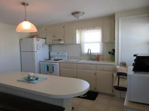 Recently Updated Second Floor Duplex Located On The Ocean Block In Surf City, in Surf City, USA