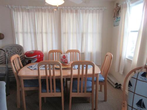 Oceanfront Duplex, 3 Bedrooms, 1 1-2 Baths in Brant Beach, USA