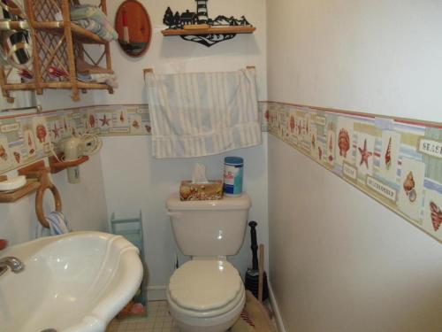 Oceanfront Duplex, 3 Bedrooms, 1 1-2 Baths in Brant Beach, USA