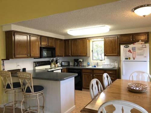 Beautiful Home In Haven Beach With 3 Bedrooms, Internet And Wifi in Brant Beach, USA