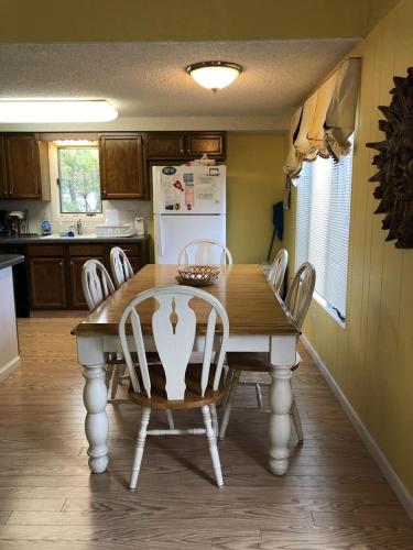 Beautiful Home In Haven Beach With 3 Bedrooms, Internet And Wifi in Brant Beach, USA
