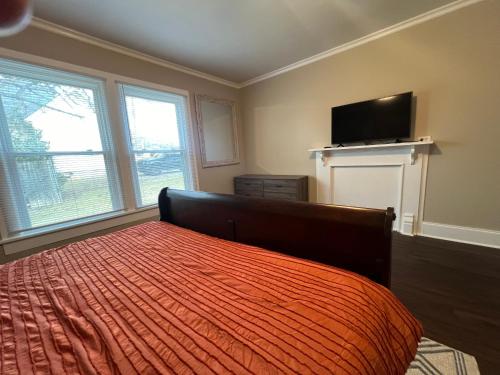 A quaint 100 year old house A quaint 100 year old house