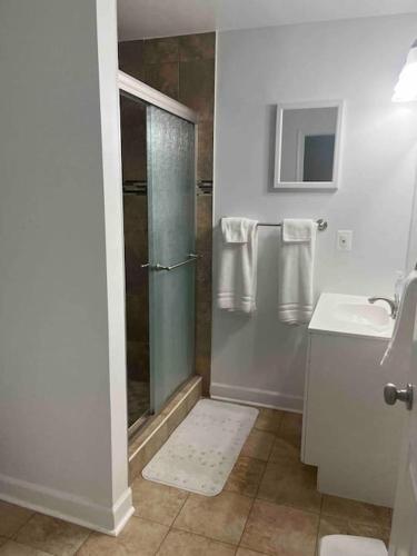 SUITE B - Private Cozy, Spacious Suite with Private Bathroom SUITE B - Private Cozy, Spacious Suite with Private Bathroom