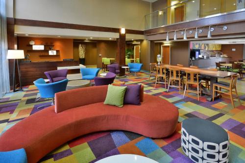 Fairfield Inn and Suites by Marriott Winston Salem/Hanes - Hotel - Winston-Salem