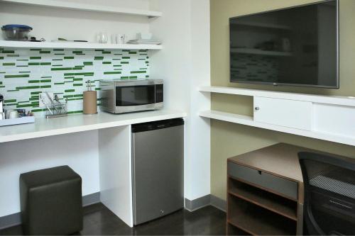 Element Miami Doral - image 11