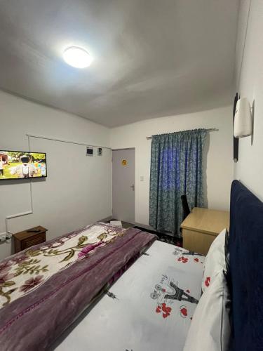 M5 PARK BED AND BREAKFAST - Tap to explore photos