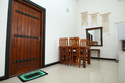 Lovely 2 Bedroom Apartment (With Bathroom& Kitchen)