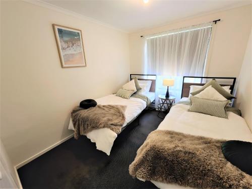 Cosy, stylish 3 bedroom stay in Hoppers Crossing