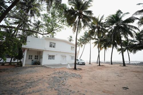Beach at the White House, Udupi (photo 9)