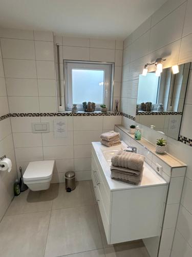 Vannas istaba, 2 Zimmer Traum mit Terrasse am Kocher Jagst Radweg nähe Heilbronn (2 Zimmer Traum mit Terrasse am Kocher Jagst Radweg nahe Heilbronn) in Bad Friedrichshall