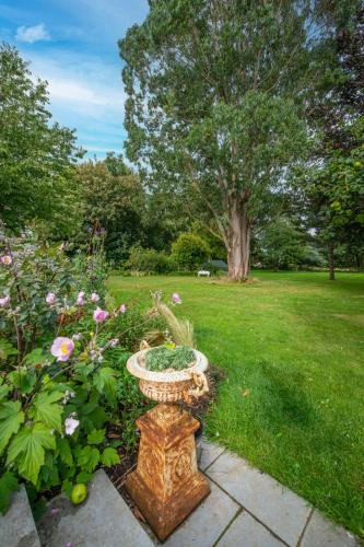 Escape to Ash House 18th Century Manor in Somerset