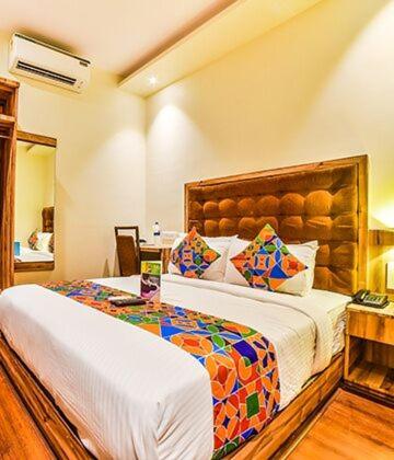 Hotel The Adore Executive - Near Mumbai Airport & US Consulate
