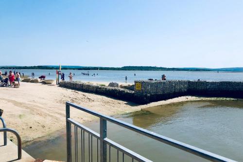 Family Seaside Retreat Private Stay at 5-Star Rockley Holiday Park Poole