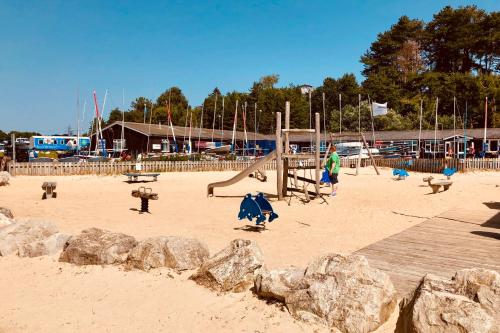 Family Seaside Retreat Private Stay at 5-Star Rockley Holiday Park Poole