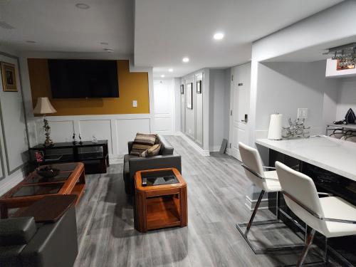 設施, LUXURY 2-BEDROOMS UNIT WITH WIFI, LDR & PARKING. in 劍橋