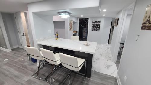 設施, LUXURY 2-BEDROOMS UNIT WITH WIFI, LDR & PARKING. in 劍橋