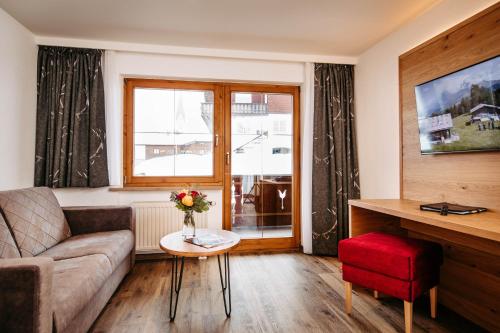 2 bedrooms, 3 beds