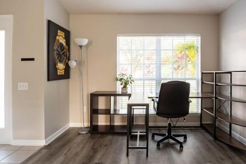Cheerful 4 Bedroom Salt Water Heated Pool & Spa in Riverview, USA