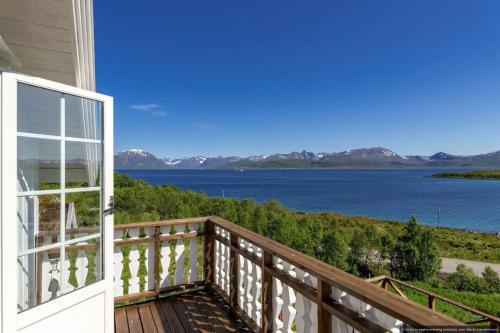 Terraza/balcón, Centrally Located Cabin by the Sea - Sortland in Sortland