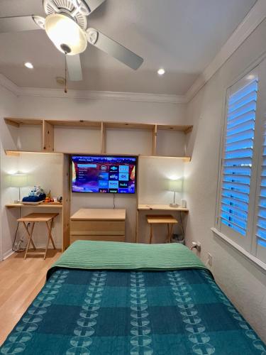 The Scandinavian Contemporary Blauw in Lake Alfred, USA