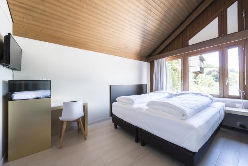 2 twin beds
