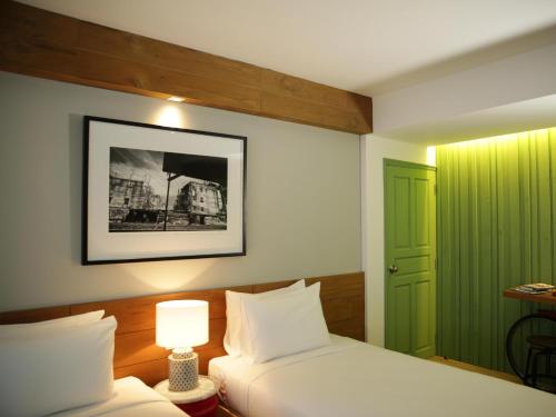 Vintage Superior Double or Twin Room image 2