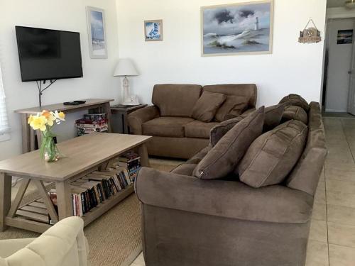 Pet Friendly Beach Front Vacation Rental On Lbi in Brant Beach, USA