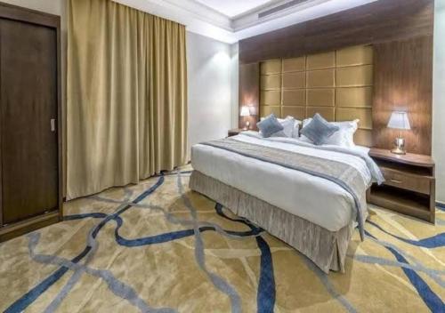 SANSA HOTEL — Main Photo