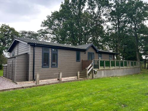 Relaxing Woodland Retreat in Eaton