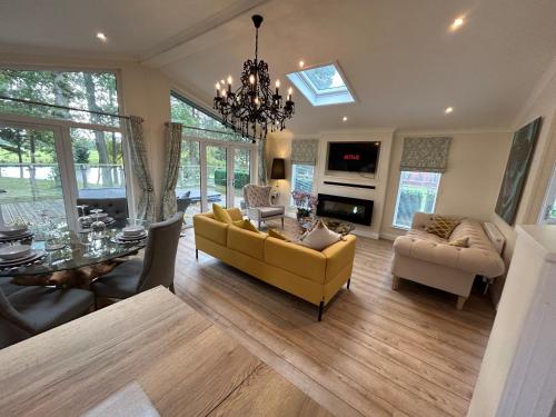 Relaxing Woodland Retreat in Eaton