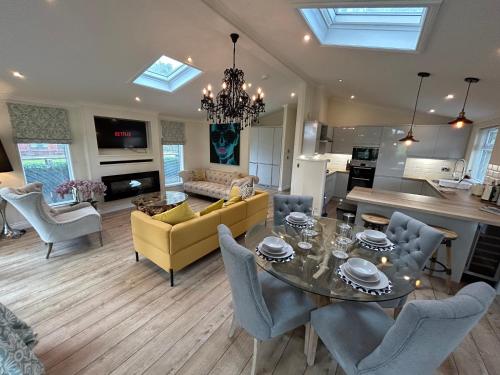 Relaxing Woodland Retreat in อีตัน