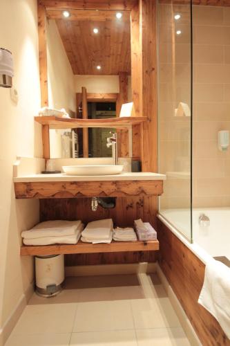 2 twin beds