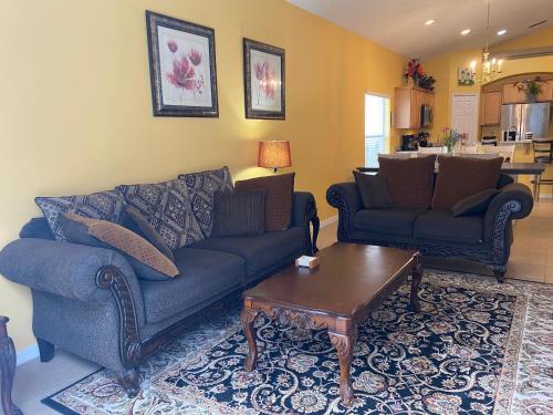 Glen Brook 4Bedrooms/3baths W Private Pool and Spa in Orlando, USA