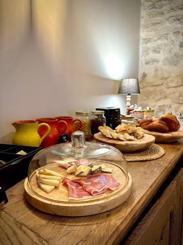 Ételek és italok, Maison Roucas - Restaurant et chambres d'hôtes (Maison Roucas - Restaurant et chambres d'hotes) in Solerieux (Rhone-Alpes)