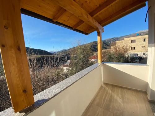 Bright & Cozy Room with Balcony, Çorovodë (photo 8)