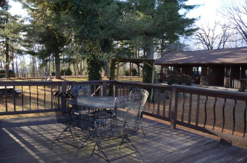 Bent Mountain Lodge Bed And Breakfast Inc. - image 11