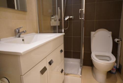 Always on the way - Road Home in Montijo, Lisbon