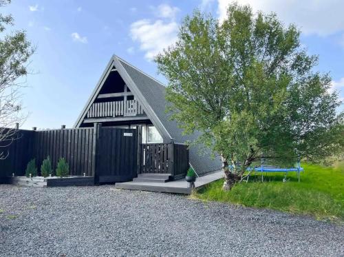 Cabin in Lava Village with hot tub, Selfoss (photo 2)