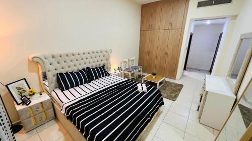 Master Room with attach Bathroom Near Mall of the Emirates