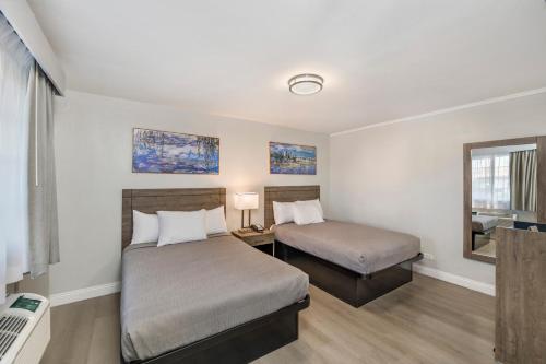 Double Room with Two Doubles Beds - Non-Smoking