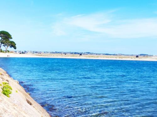 Au calme en ville, à 1km de la mer