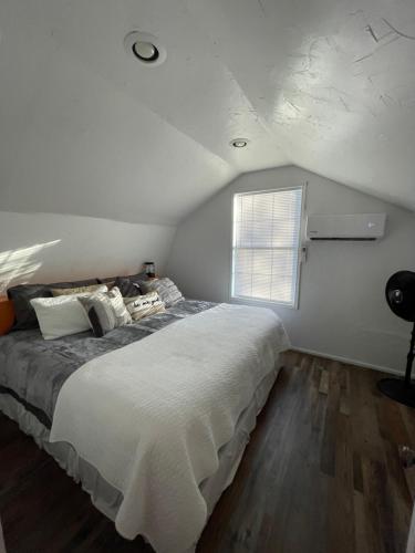 Retro Retreat in Avinger, USA