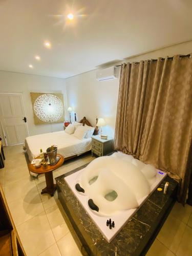 POUSADA CHARLOTTE in 蒂拉登特斯