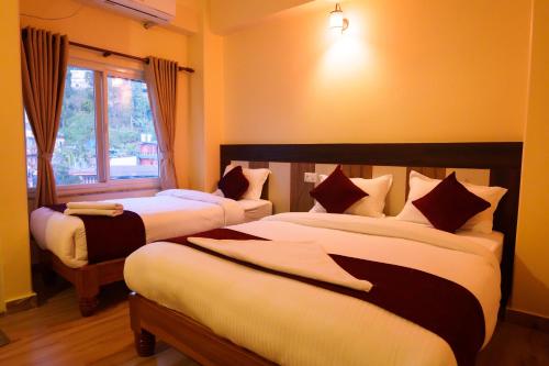 1 double bed, 1 twin bed