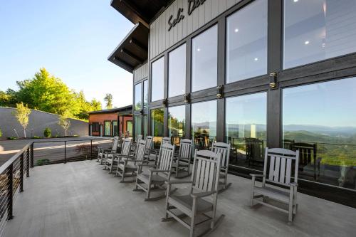 Higher Power, 6bdrm 6bath, Specials, Free Tickets, Indoor Pool, Amazing View, Hot Tub, Gameroom