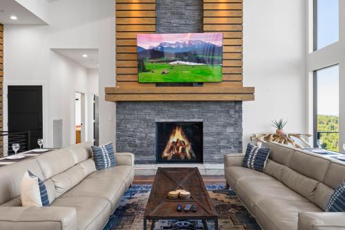 Higher Power, 6bdrm 6bath, Specials, Free Tickets, Indoor Pool, Amazing View, Hot Tub, Gameroom